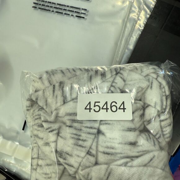 Absolutely Famous Hoodie Women XL White Striped Long Sleeve Pullover V-Neck - Picture 7 of 7